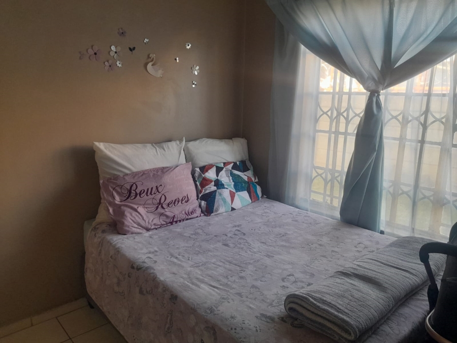 2 Bedroom Property for Sale in Rustenburg Central North West